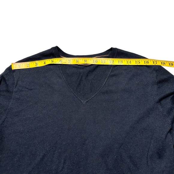 Massimo Dutti | Men | Black Cotton Cashmere Blend V-Neck Sweater | Large - Picture 3 of 9